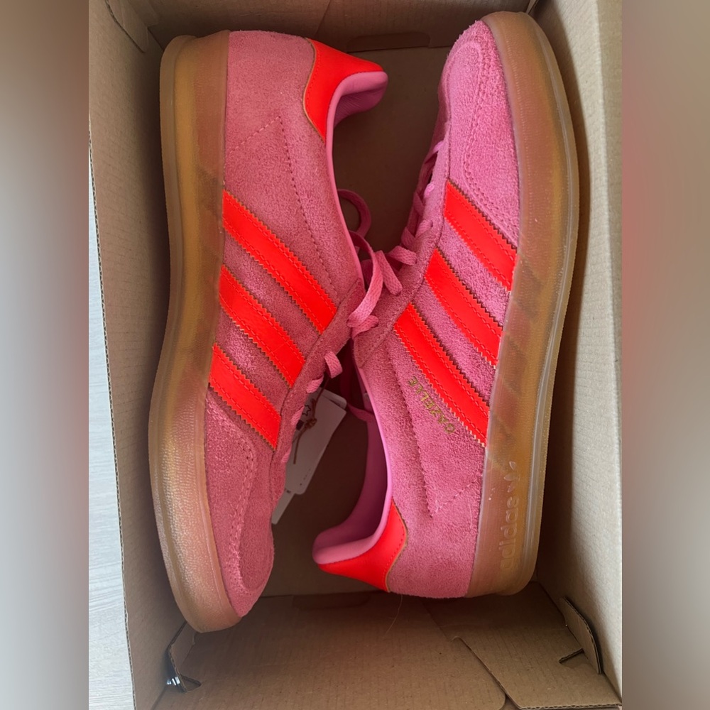 Adidas Gazelle in Beam Pink/Solar Red Women’s Size 9